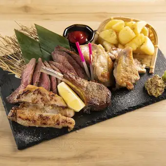 肉肉肉肉の四種盛り