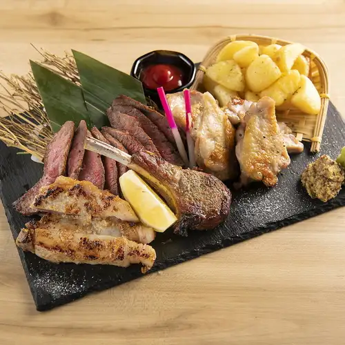 肉肉肉肉の四種盛り