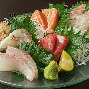 Assortment of 5 kinds of sashimi (1 portion)