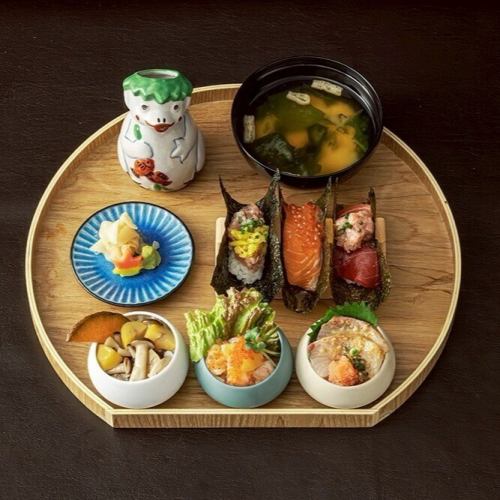 【ランチ】★秋冬限定★Reasonable Price！おちょこ丼＆手巻き6種セット