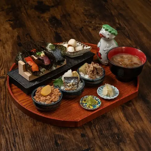 【ランチ】★秋季限定★6種のおちょこ丼