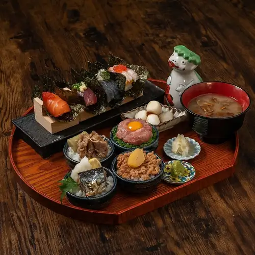 【ランチ】★秋季限定★8種のおちょこ丼