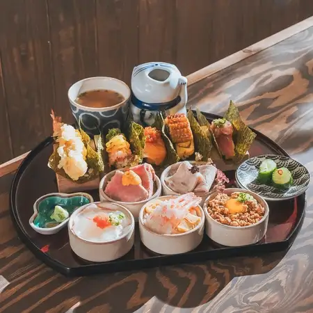 【ランチ】Premium！おちょこ丼&手巻き　10種セット