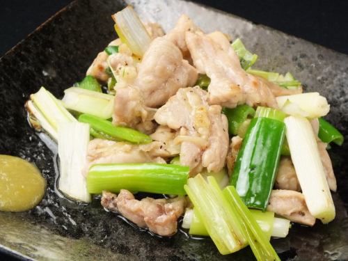Stir-fried chicken neck and white onion with yuzu pepper