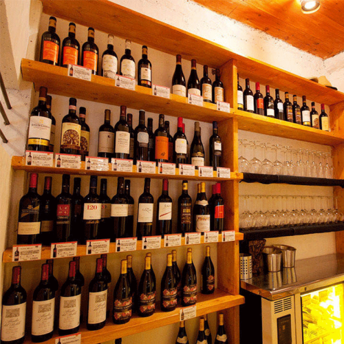 超過50種來自世界各地的葡萄酒