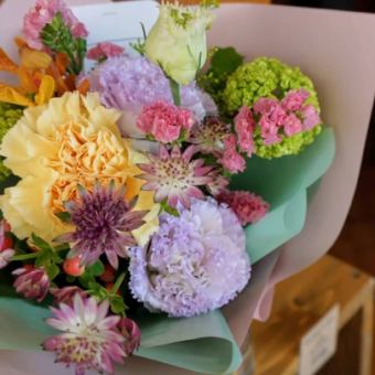週末限定！お花束のご用意いたします。