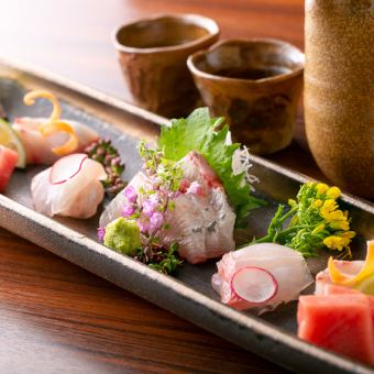 Assortment of 5 types of sashimi