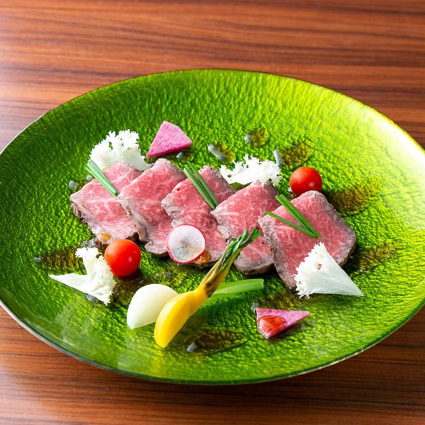[Moist and soft texture ◎] Wagyu roast beef with ponzu jelly 2200 yen (tax included)