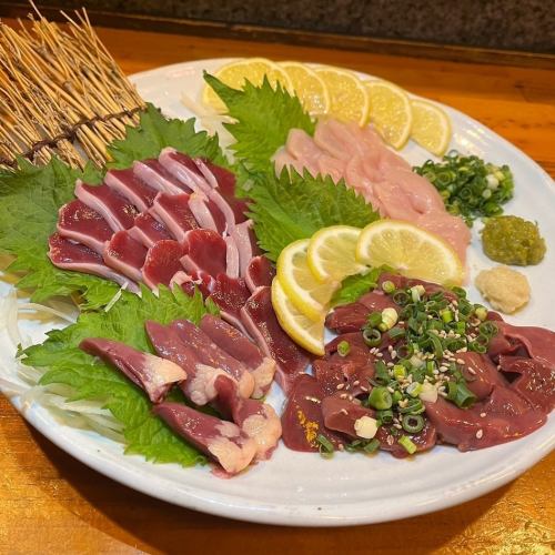 Our very popular "Tori-sashi" ☆ We have Zuri-sashimi, Sasami-sashimi, and Reba-sashimi available! We also have 3-piece assortments◎