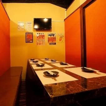 ◆6~12完全個室◆落ち着いた照明がうれしい、少人数様向けの個室です。接待や友人同士でのご利用に♪合コンや小規模宴会にも是非♪お仲間との気兼ねない宴席に◎【新橋 宴会 居酒屋 個室 日本酒 貸切 刺身 飲み放題 鍋 】