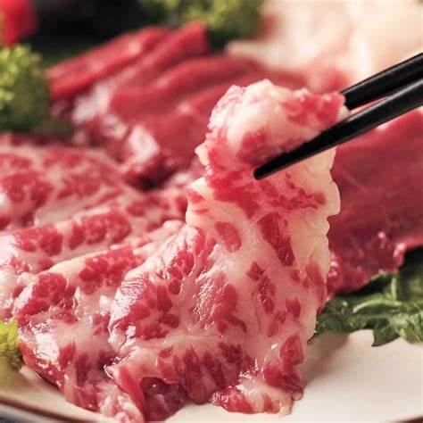 極上馬刺し3種盛り〈赤身・上コウネ・ハツ〉