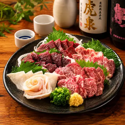 希少部位の旨みを味わう厳選馬刺し盛り！！