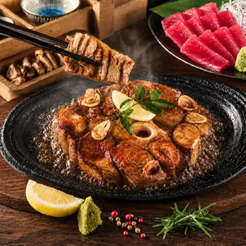 食べ応え抜群のテールステーキ！名物マグロ料理を贅沢に