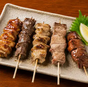 炭火焼き鳥orやきとん　5本盛り（たれ・塩）