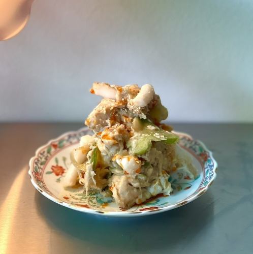 里芋とイカと搾菜のポテサラ