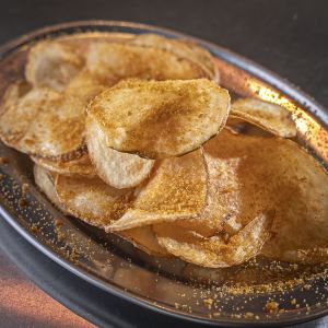 揚げたてからすみポテチ