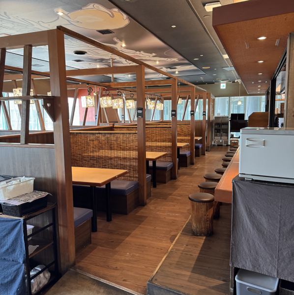 最大96名様までのお集まりに対応◎皆様で大いに盛り上がってくださいませ!トレードセンター駅まですぐなので、遅い時間からでも安心してお飲みいただけます。広々とした開放的な空間で新鮮なお魚と美味しい地酒で明日への活力をお付け下さい!