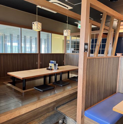 ゆったり寛げる掘りごたつタイプ