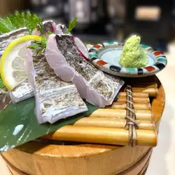 太刀魚焼霜造り