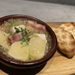 카망베르와 베이컨의 아히조