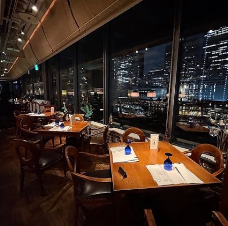 [Terrace seats (panoramic view)] We have many terrace seats available.It has a ``panoramic view'' where you can see a beautiful night view from the entire window side to the corner.This is a perfect seat for those who want to relax and have a date.