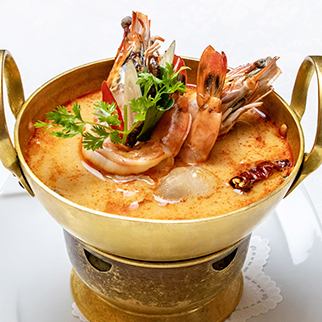 冬蔭功湯佐大蝦和國產草菇