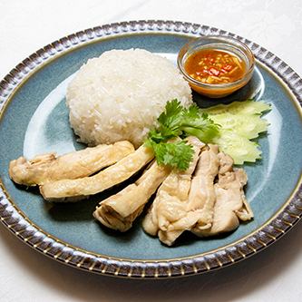 タイスタイル　チキンライス、特製ソース添え