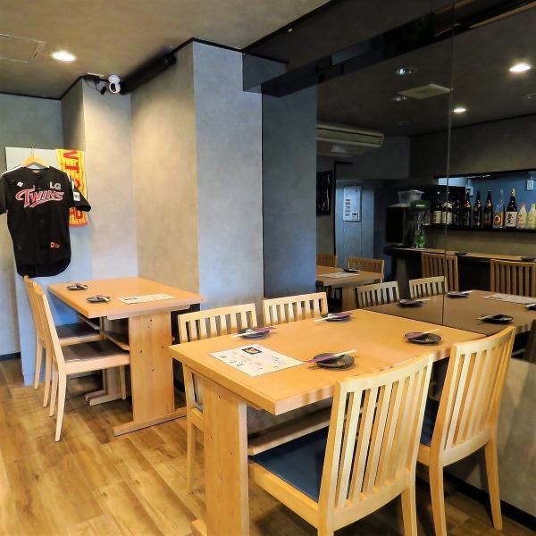 Our spacious interior is the perfect place for a special gathering.The tables can be put together to accommodate a large number of people, making it perfect for special events such as banquets, birthday parties, and anniversaries! The delicious Korean food and fun atmosphere will make your wonderful memories even more fulfilling!