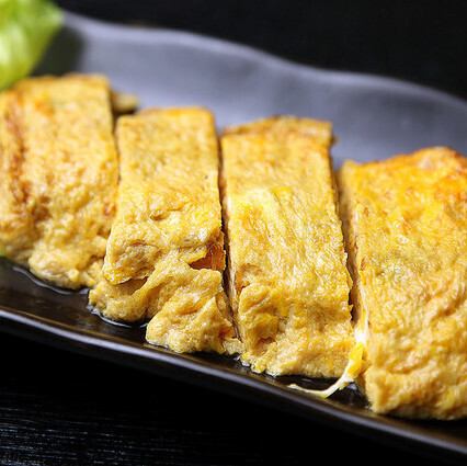 【旨味溢れる】秘伝のそばつゆが香る、アツアツの「だし巻き玉子」