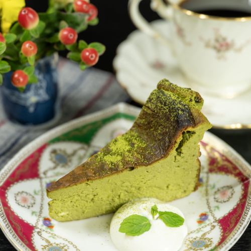 抹茶バスクチーズケーキ