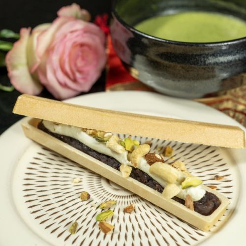 九州産の【抹茶660円(税込)】と、引きたての中煎り【コーヒー550円(税込)】を是非一緒にお楽しみください♪