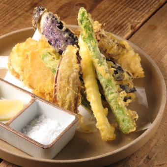 Yam, seasonal vegetables and shrimp tempura