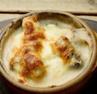 牡蠣とブロッコリー、長芋のグラタン