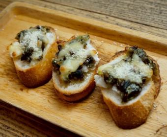 ふきのとうと長芋のブルスケッタ