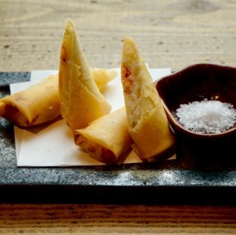 生桜海老と筍、大和芋の春巻き