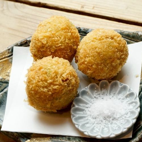 そら豆と長芋で作ったチーズコロッケ