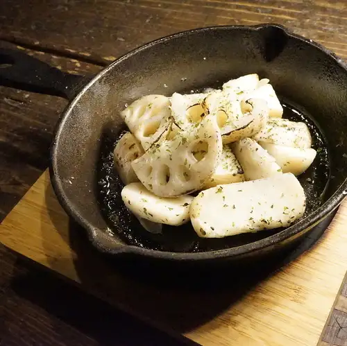 里芋長芋蓮根のスパイスガーリック焼き