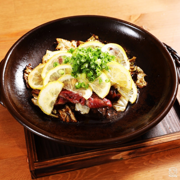 Horse meat is high in protein and low in calories, and is rapidly gaining popularity among women! It is a healthy dish ♪