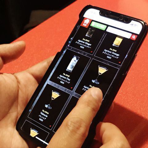 【セルフオーダーでご注文OK！】カクテルやお料理はお手元のスマートフォンからご注文が可能です。お悩みの際はお気軽にお声掛けください！