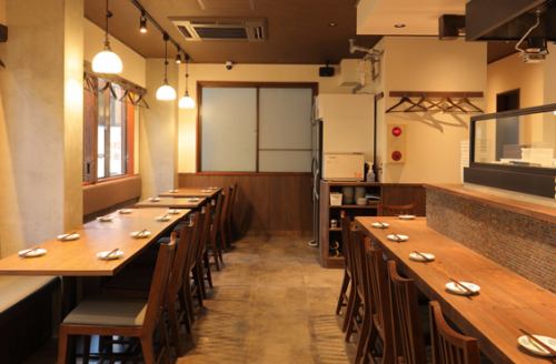 <p>お一人様から団体様まで、幅広いシーンに利用しやすい明るい空間♪飲み放題付コースも4500円(税込)~ございます◎居心地の良い空間で、日常使いからご宴会まで愉しい時間をお過ごしください。 ※写真は「立川店」です。</p>