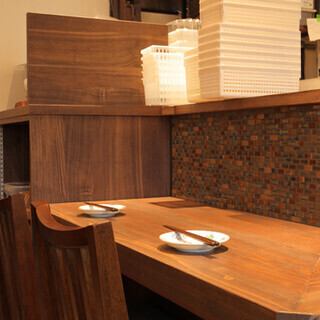 即使独自一人前往也很方便。您也可以在商务旅行结束后,光临我们的餐厅享用晚间饮品或餐点。我们为您准备了美味的小吃和饮料,在一个轻松舒适的空间里,您可以放松身心,不必担心身边的人。*照片为立川店。