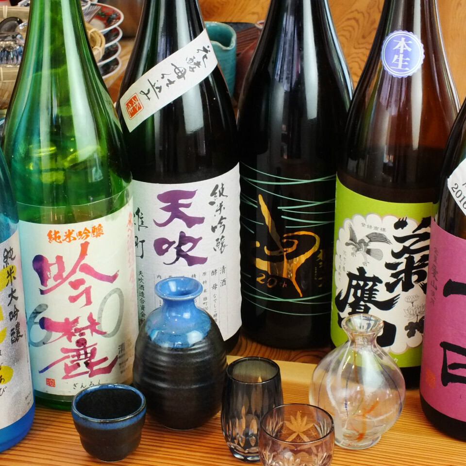 We have a wide selection of carefully selected Japanese sake!