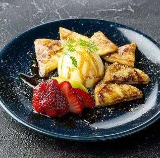 Chewy pancakes and brown sugar kinako ice cream