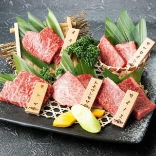 We offer carefully selected A5 rank Kuroge Wagyu beef! Please enjoy it!