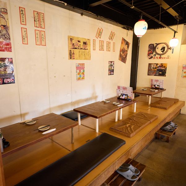 広々と整えられた店内は大人数でも余裕を持って過ごせる設計がされています。イベントや宴会、歓送迎会といった利用に最適な空間です！団体様が集まりやすい座敷席を完備し、親しみやすい雰囲気を重視しました。心地よい照明で長時間でも快適に過ごせるのがポイント。飲み放題付き宴席にもぴったり♪