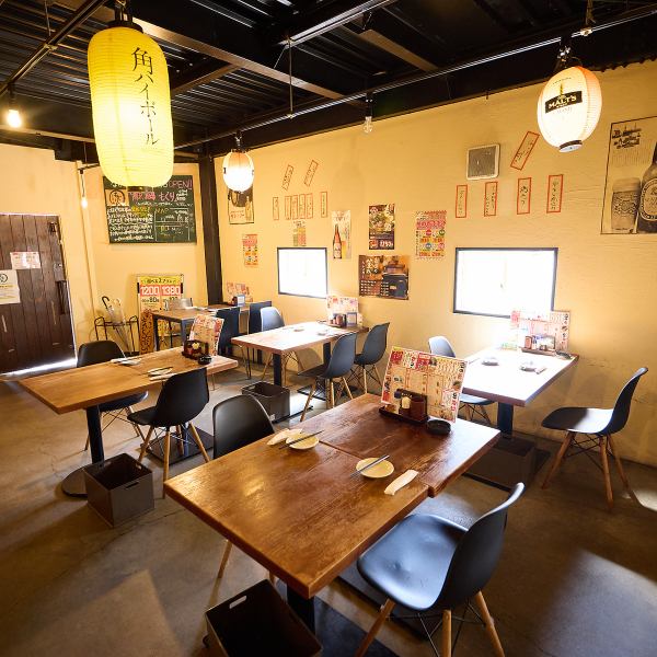 店内は木の温かさと心地よい照明が演出する優しい雰囲気で、初めて訪れる方も自然に寛げます。駅からのアクセスも良く、集まりやすさが魅力！さらに細やかな気配りを感じるサービスを提供し、宴会やプライベート利用など幅広いニーズに応えられる空間をご用意♪居心地の良さと利便性を兼ね備えています☆