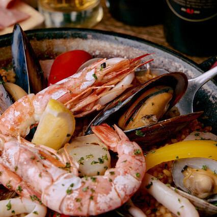 【赤坂見附駅から徒歩2分】本場スペインの味をカジュアルに楽しめるバル