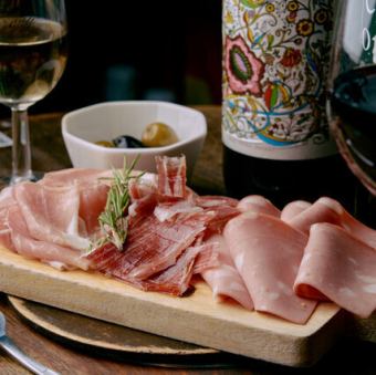 まずはこれ!スペイン/イタリア/フランス 3点盛り合せ M