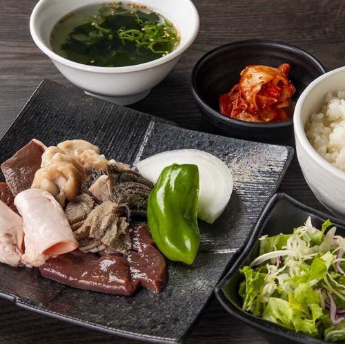 ミックスホルモン定食