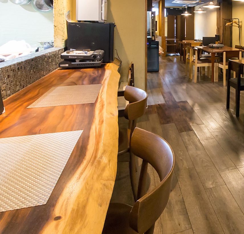 お一人様でもご利用しやすいカウンター席をご用意しています!